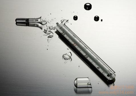 溫度計碎了,溫度計摔碎了水印怎么處理?